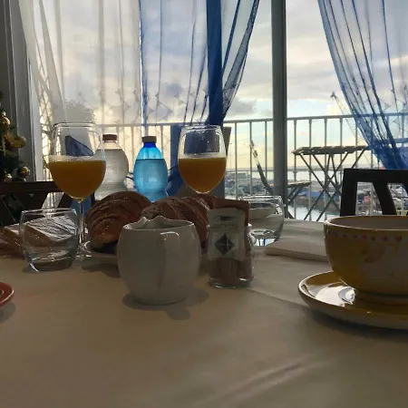 Oda ve Kahvaltı Blu Infinito Salerno